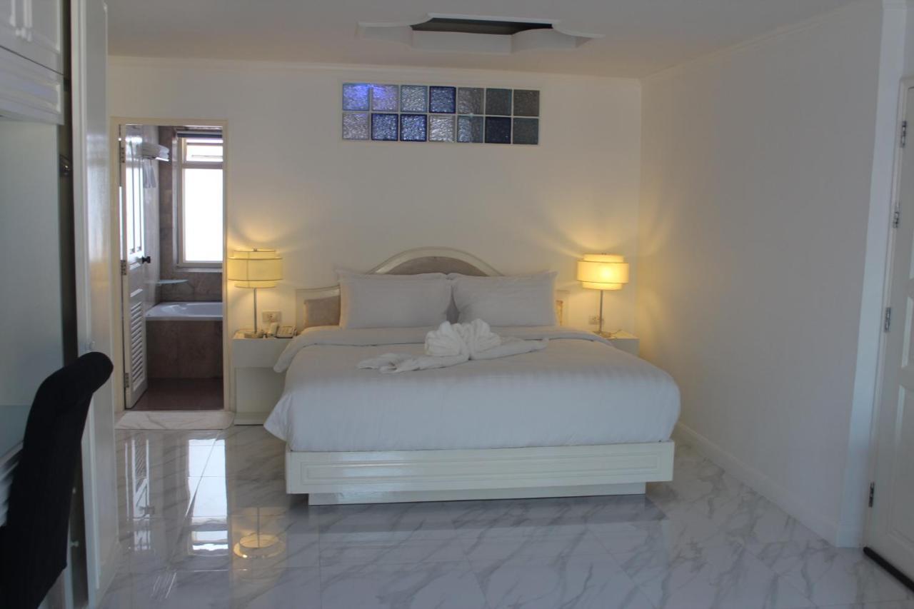 Le Cafe Royale Ξενοδοχείο Pattaya Εξωτερικό φωτογραφία